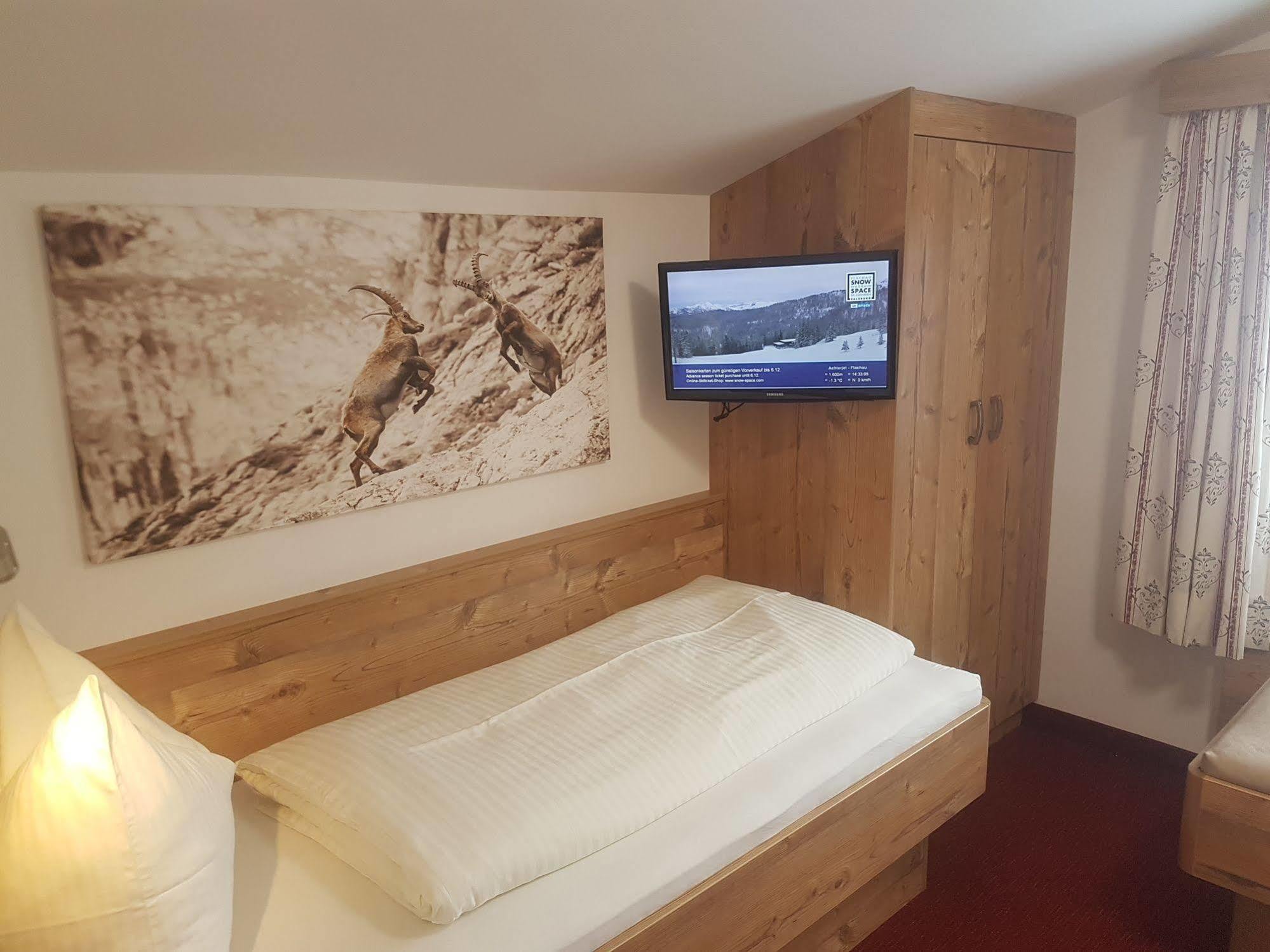 Oberauer Wagrain - Die Eco Familien Hotelpension B&B エクステリア 写真